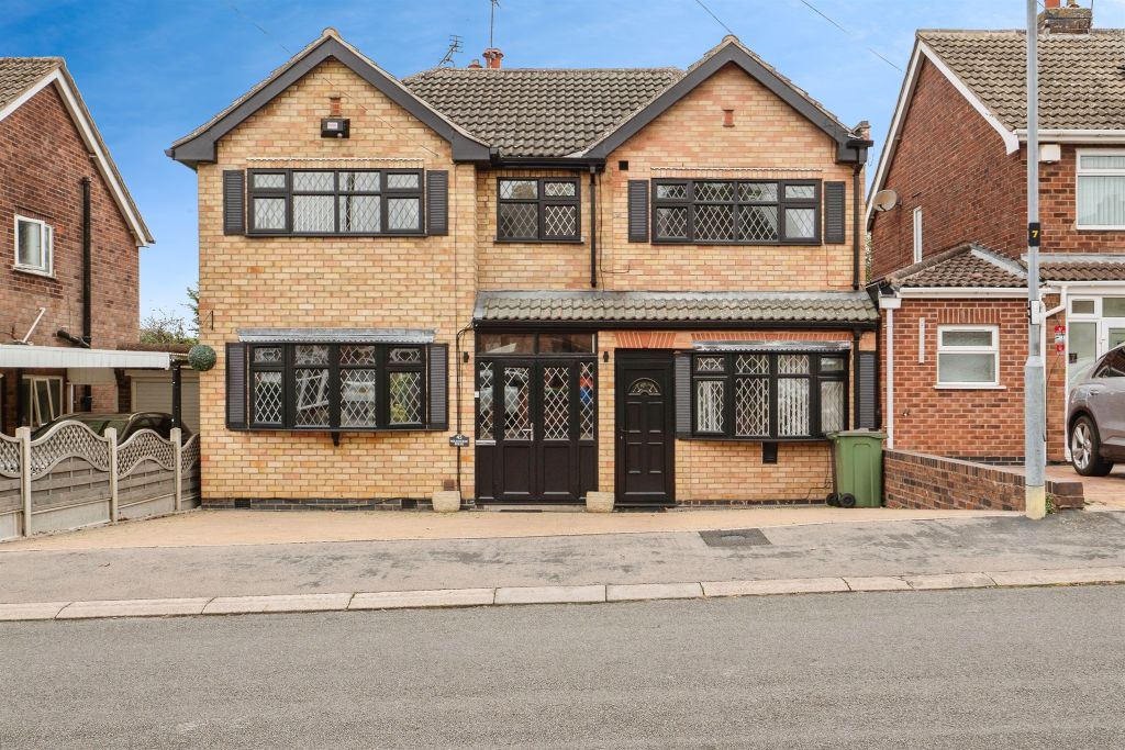6 bed detached house for saleBollington Road, Oadby, Leicester LE2
