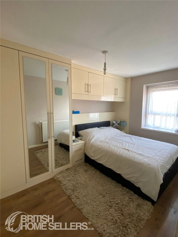 Additional image 8 of 3 bed flat for salePluto Close, Leicester, Leicestershire LE2