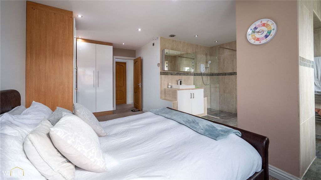 Additional image 19 of 4 bed semi-detached house for saleSuffolk Way, Tamworth, Staffordshire B78