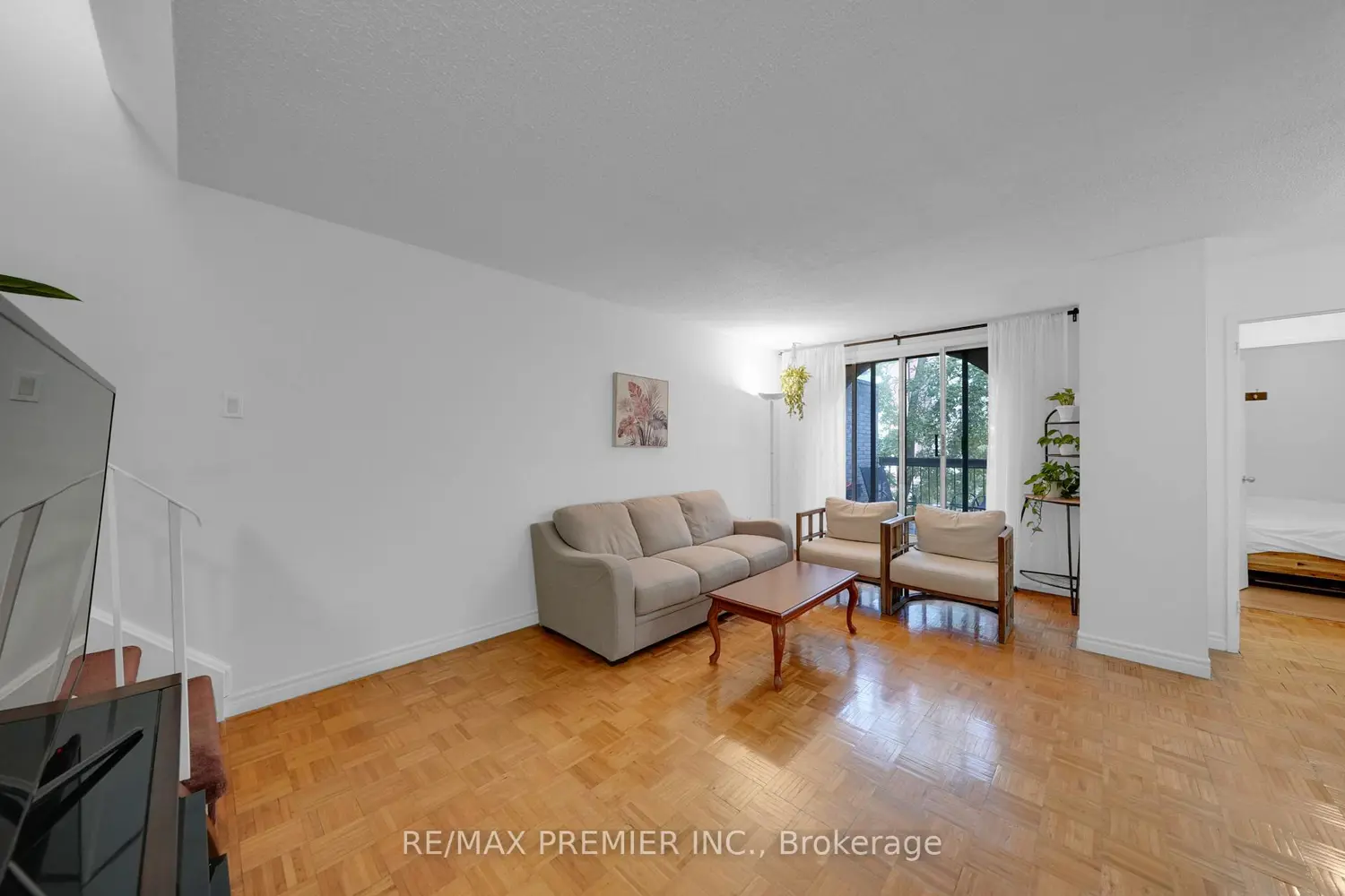 2095 Roche Court 209