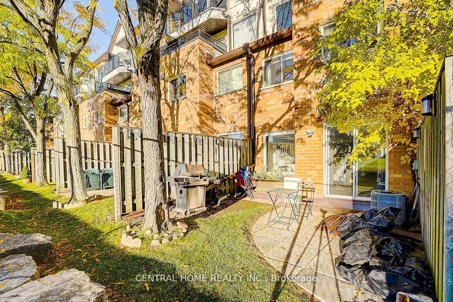 Additional image 19 of 988 Sheppard Avenue 11