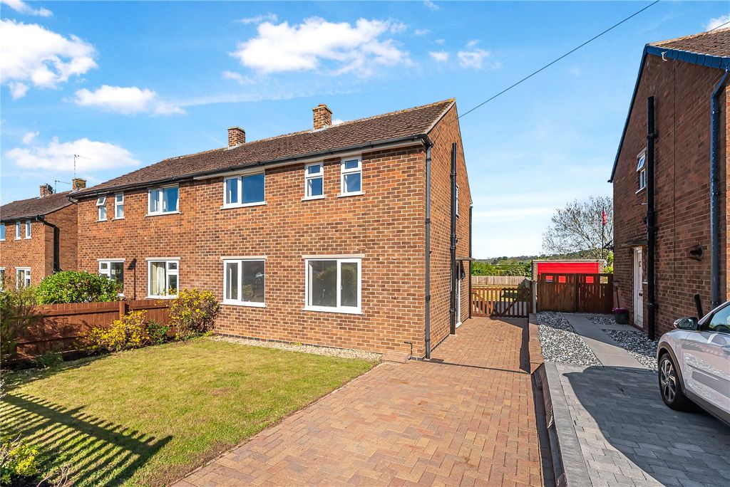 3 bed parking/garage for saleQueensway, Old Dalby, Melton Mowbray, Leicestershire LE14