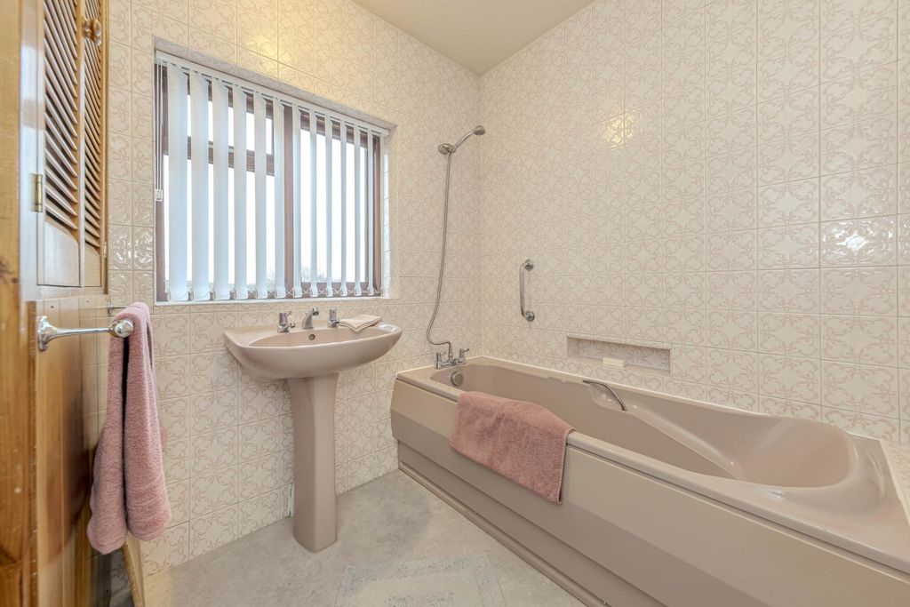 Additional image 24 of 4 bed detached house for saleChell Green Avenue, Stoke On Trent ST6