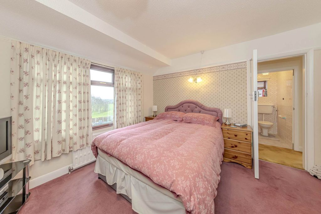 Additional image 14 of 4 bed detached house for saleChell Green Avenue, Stoke On Trent ST6