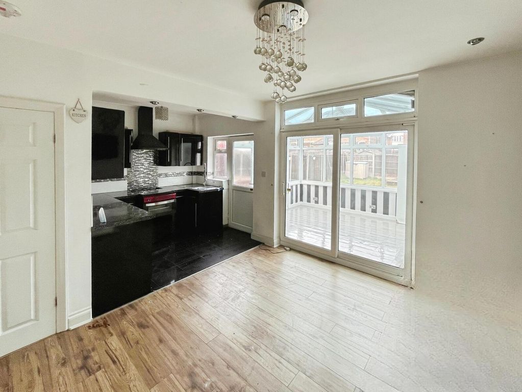Additional image 14 of 4 bed semi-detached house for saleGlenfield Road, Leicester, Leicestershire LE3