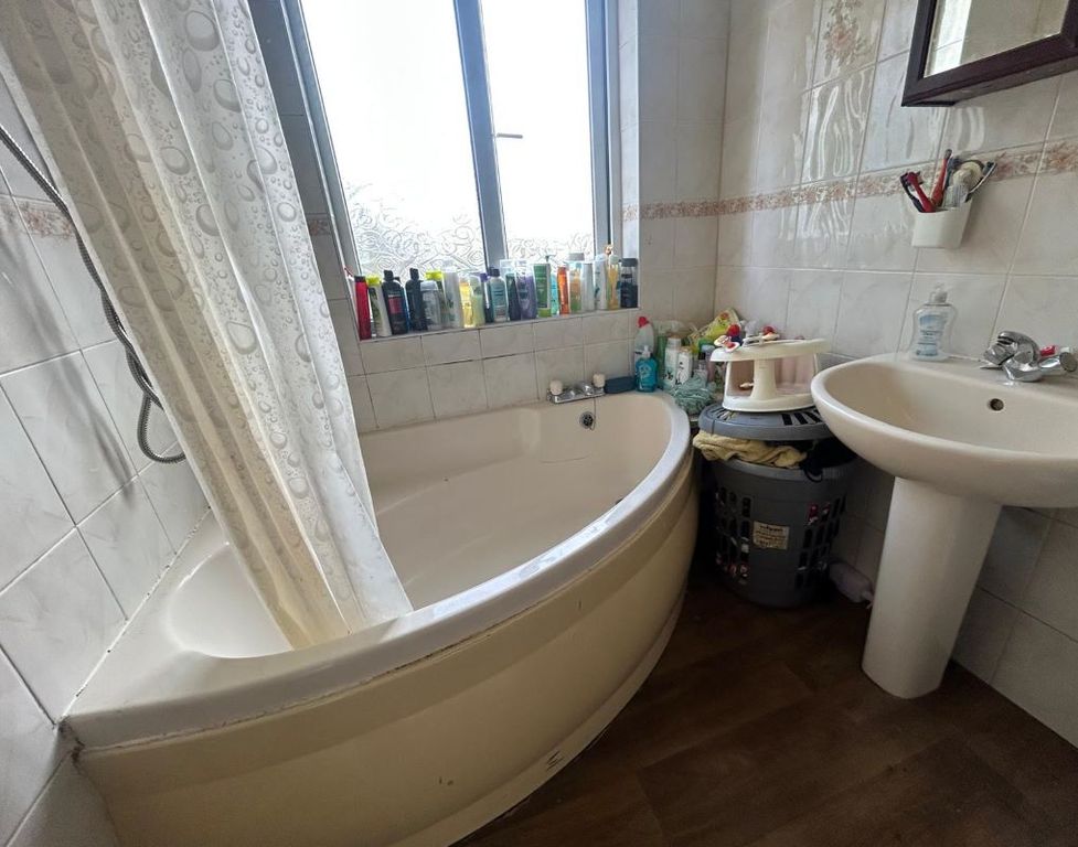 Additional image 5 of 3 bed semi-detached house for sale9 Frankson Avenue, Narborough Road South, Leicester LE3