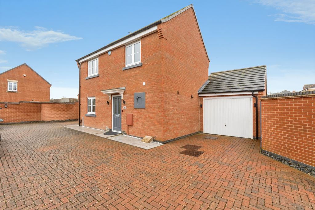 Additional image 2 of 3 bed detached house for saleCowslip Lane, Leicester LE7