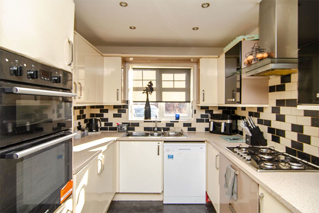 Additional image 3 of 4 bed detached house for saleOakdene Close, Hednesford, Cannock WS12
