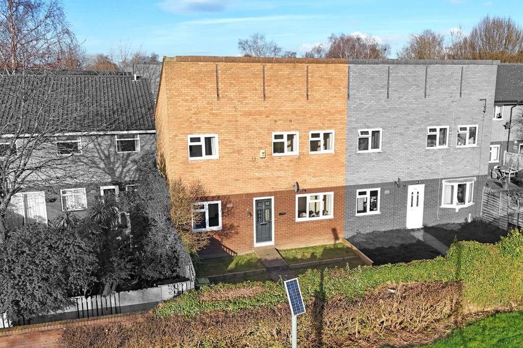 3 bed semi-detached house for saleCrossfell, Wilnecote, Tamworth B77