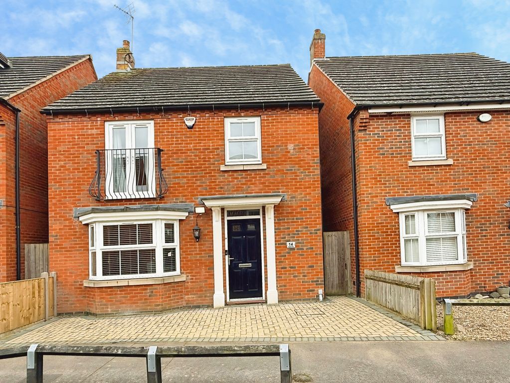 4 bed detached house for saleCopgrove Close, Hamilton, Leicester LE5