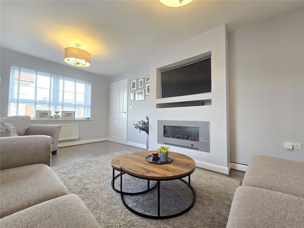 Additional image 2 of 3 bed detached house for saleRosings Drive, Tamworth, Staffordshire B78