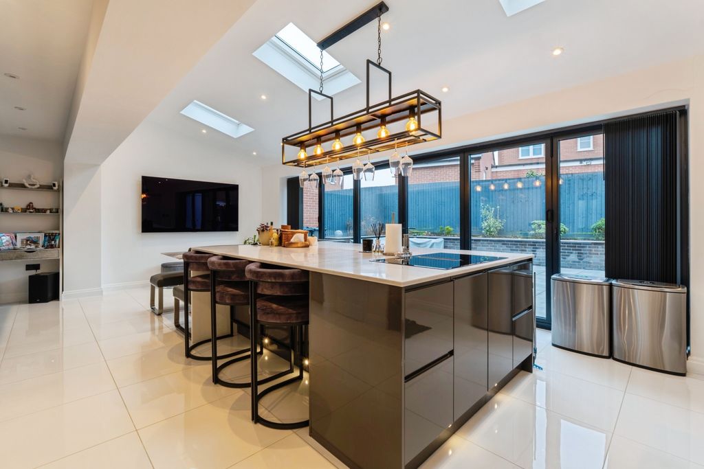 3 bed detached house for saleCowslip Lane, Leicester LE7