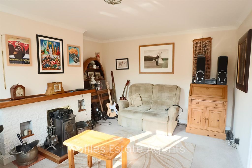 2 bed terraced house for saleBlacksmiths Yard, Stoke Golding CV13 photo 2