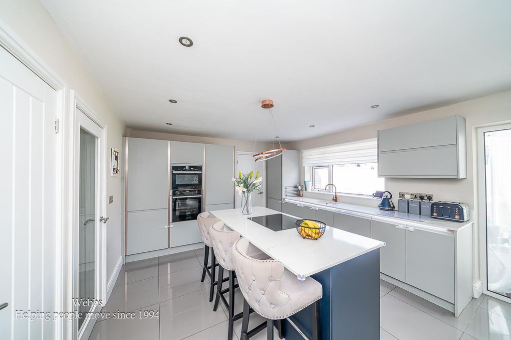 Additional image 10 of 3 bed detached house for saleRumer Hill Road, Cannock WS11