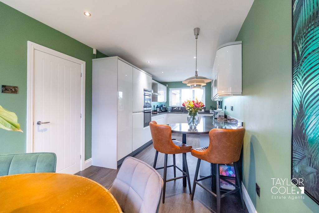 Additional image 13 of 4 bed detached house for saleMayfair Drive, Fazeley, Tamworth B78