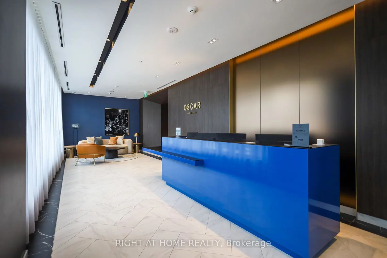 500 Dupont Street 209