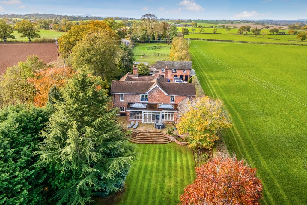 5 bed detached house for saleWootton, Eccleshall ST21 photo 2