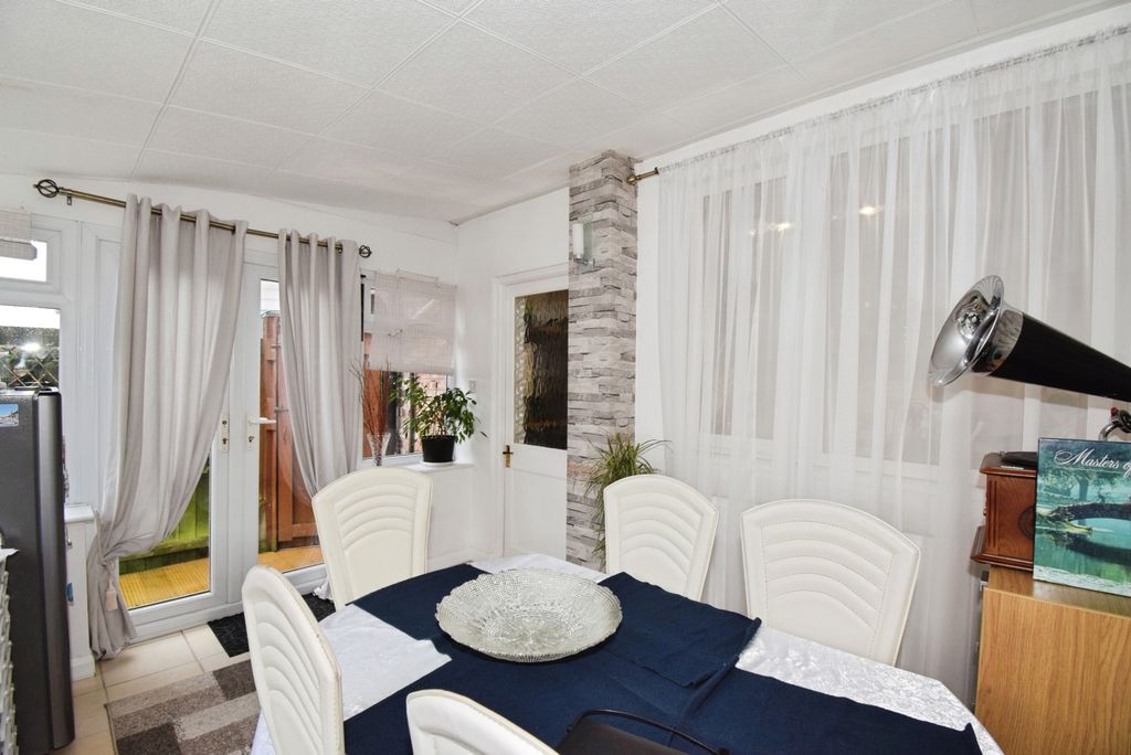 Additional image 19 of 2 bed terraced house for saleWoodstock Road, Leicester, Leicestershire LE4