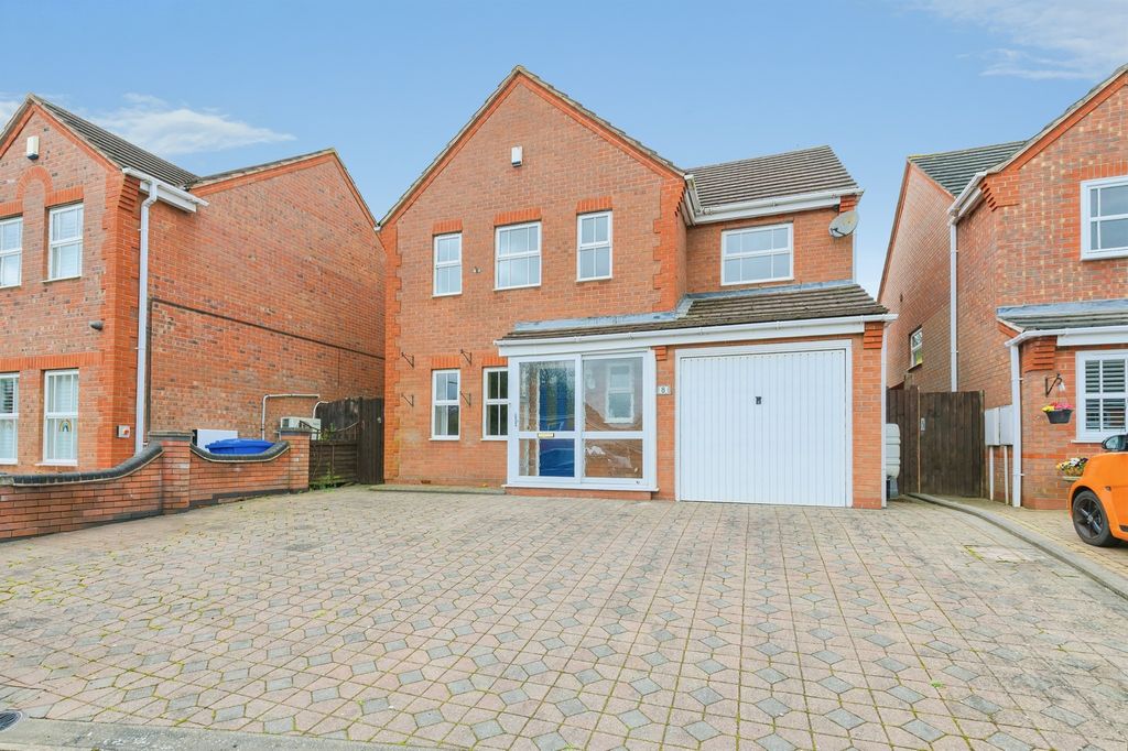 4 bed detached house for saleOrkney Drive, Wilnecote, Tamworth B77