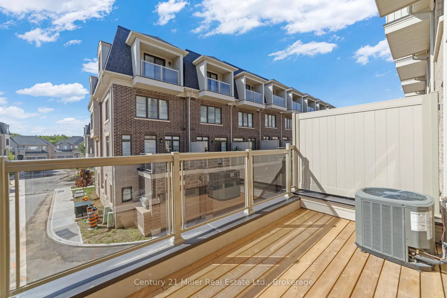 Additional image 7 of 2140 Trafalgar Road 43