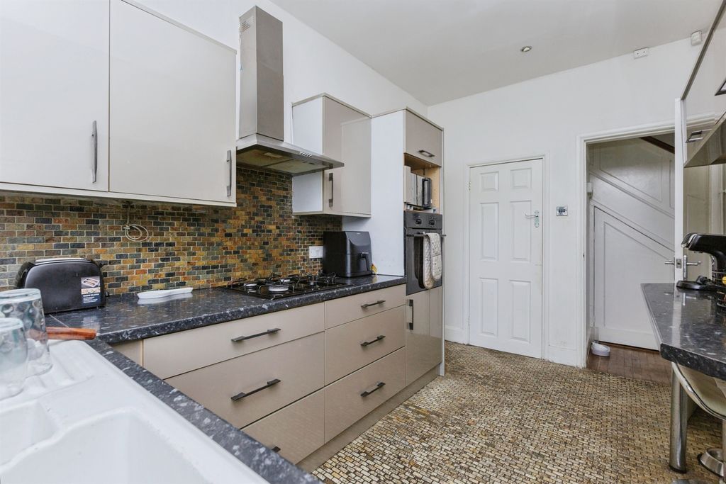 Additional image 5 of 4 bed semi-detached house for saleSpencefield Lane, Leicester LE5