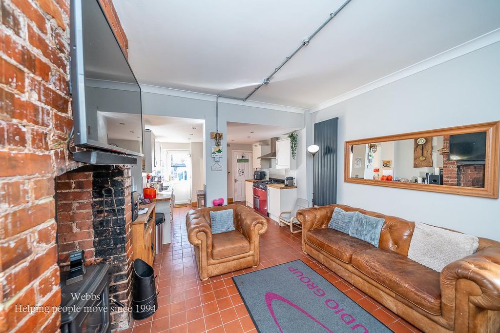 Additional image 5 of 4 bed semi-detached house for saleCoppice Lane, Cheslyn Hay, Walsall WS6