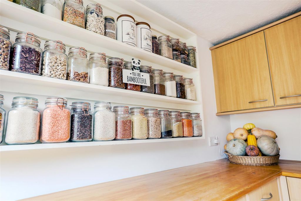 Additional image 7 of 5 bed semi-detached house for saleRoebuck Close, Royal Wootton Bassett SN4