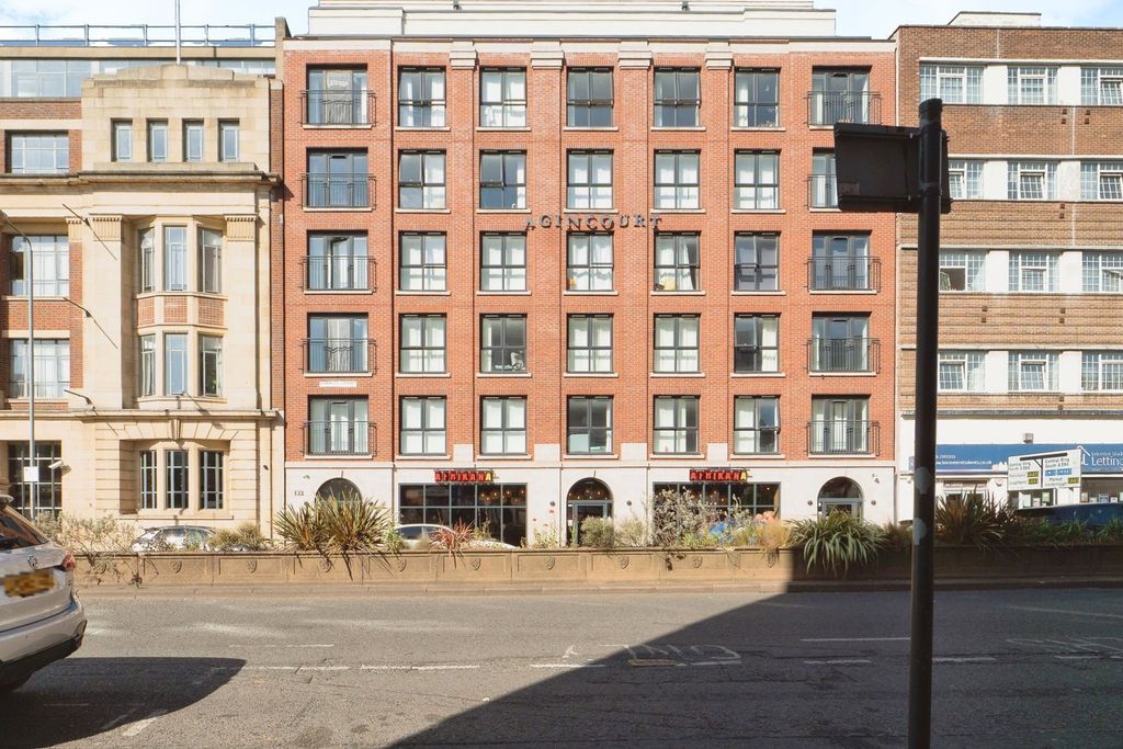 2 bed flat for saleCharles Street, Leicester, Leicestershire LE1