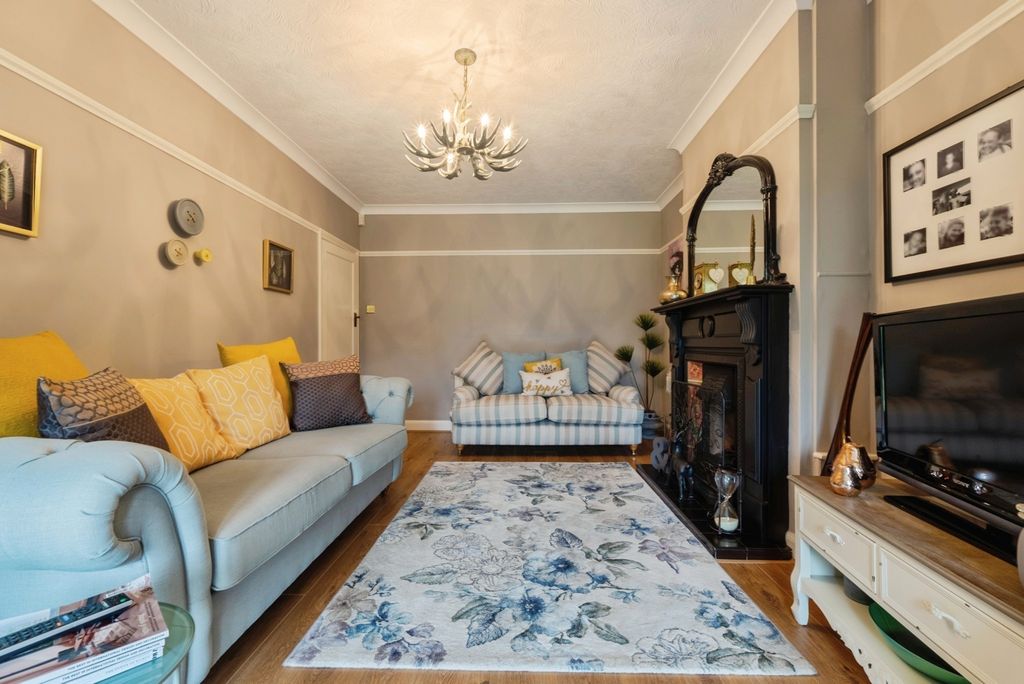 Additional image 4 of 3 bed semi-detached house for saleCliffwood Avenue, Birstall, Leicester, Leicestershire LE4