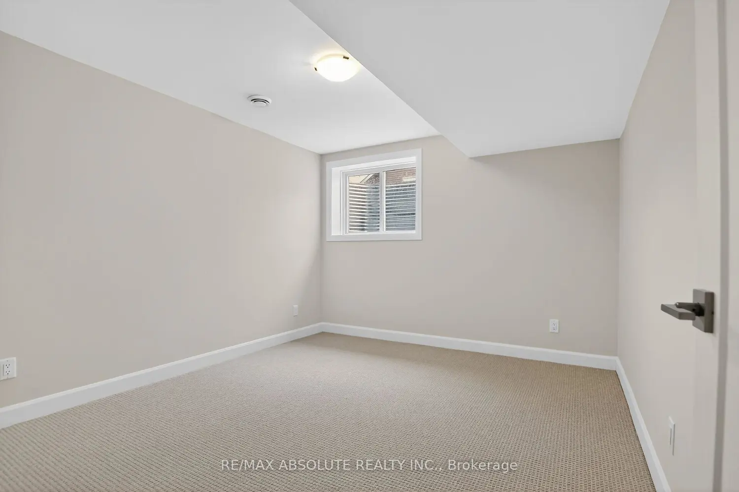 Additional image 16 of 379 Equinelle Drive