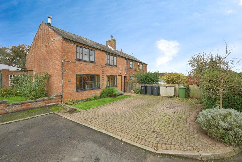 3 bed link detached house for saleButt Lane, Husbands Bosworth, Lutterworth LE17