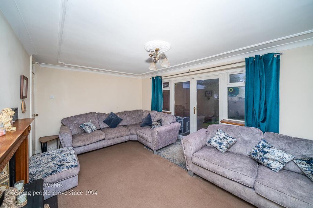 Additional image 4 of 3 bed semi-detached house for saleOrchard Avenue, Cannock WS11
