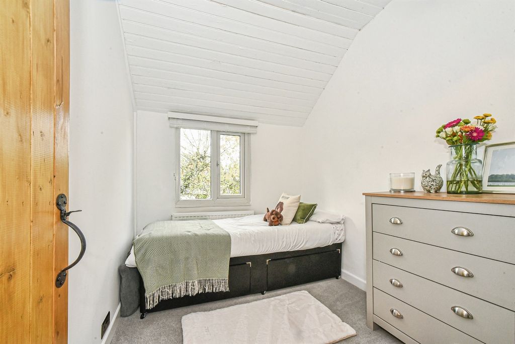 Additional image 16 of 2 bed cottage for saleBulford Road, Durrington, Salisbury SP4