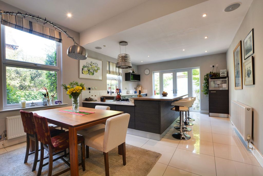 Additional image 14 of 6 bed semi-detached house for saleAlexandra Road, Stoneygate, Leicester LE2