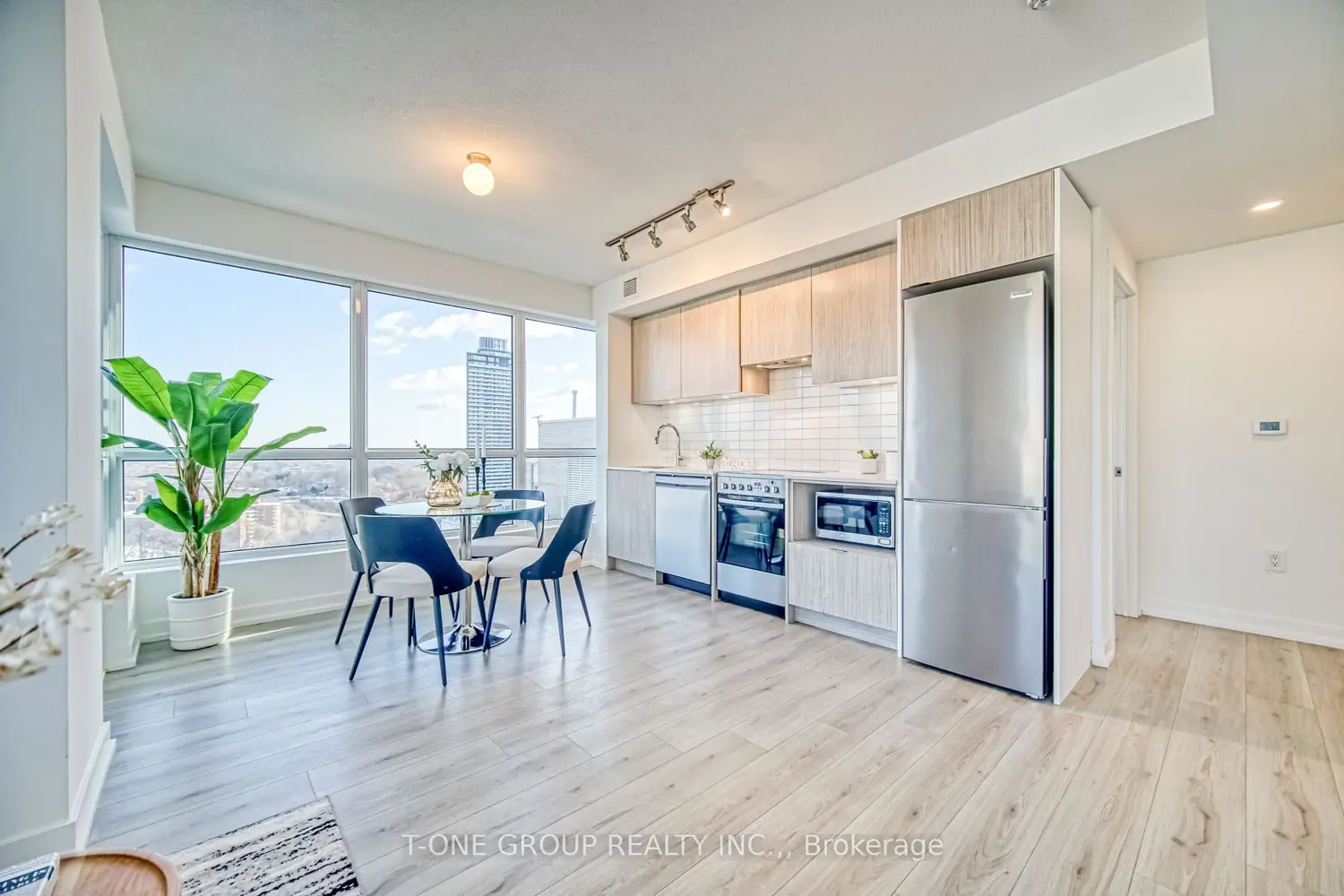 Additional image 6 of 395 Bloor Street 3407