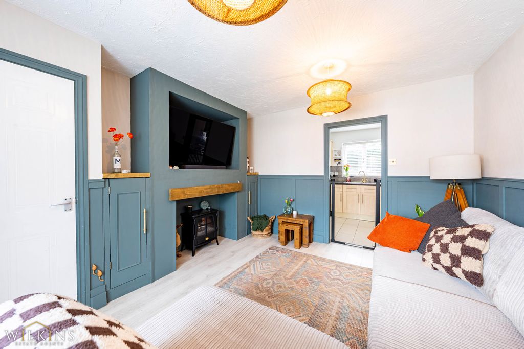 Additional image 3 of 3 bed semi-detached house for saleSuffolk Way, Tamworth, Staffordshire B78