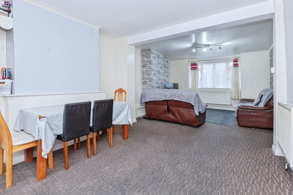 Additional image 2 of 4 bed semi-detached house for saleWigston Road, Oadby, Leicester LE2