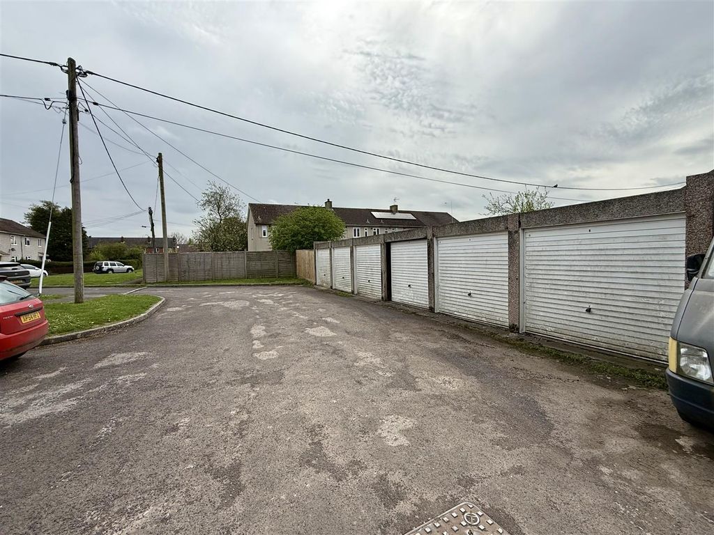 Parking/garage for saleTumlins, All Cannings, Devizes SN10 photo 5
