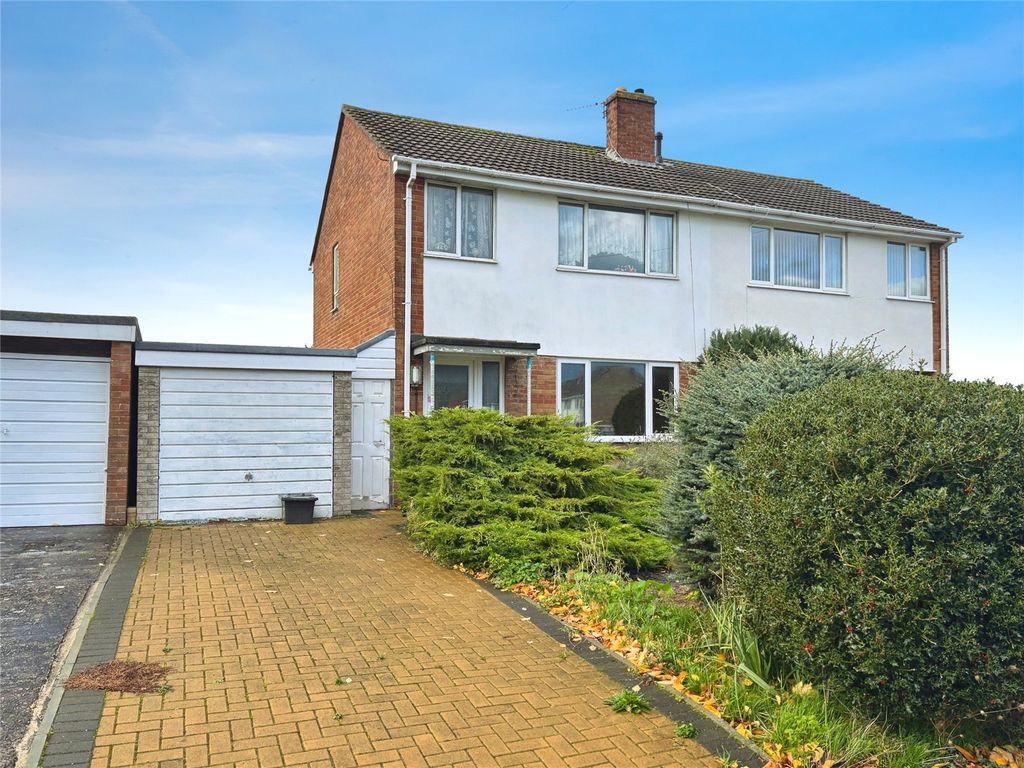 3 bed semi-detached house for saleChichester Park, Westbury BA13
