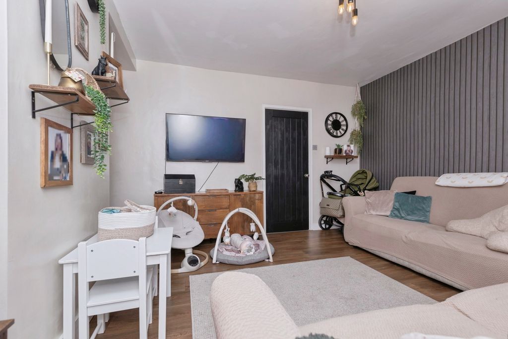 Additional image 8 of 3 bed semi-detached house for saleAylestone Drive, Leicester, Leicestershire LE2