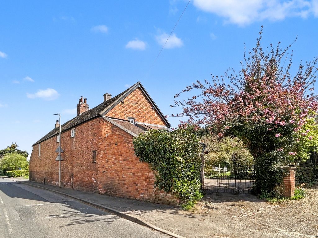 Additional image 9 of 3 bed cottage for sale2A Church Street, Clifton Upon Dunsmore CV23