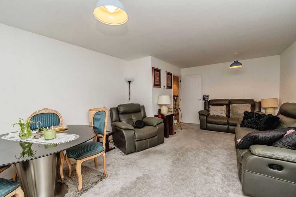 Additional image 7 of 2 bed detached bungalow for saleOak Tree Drive, Wolverhampton WV11