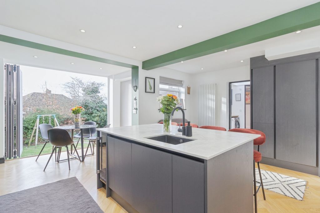Additional image 5 of 3 bed semi-detached house for saleWintersdale Road, Leicester LE5