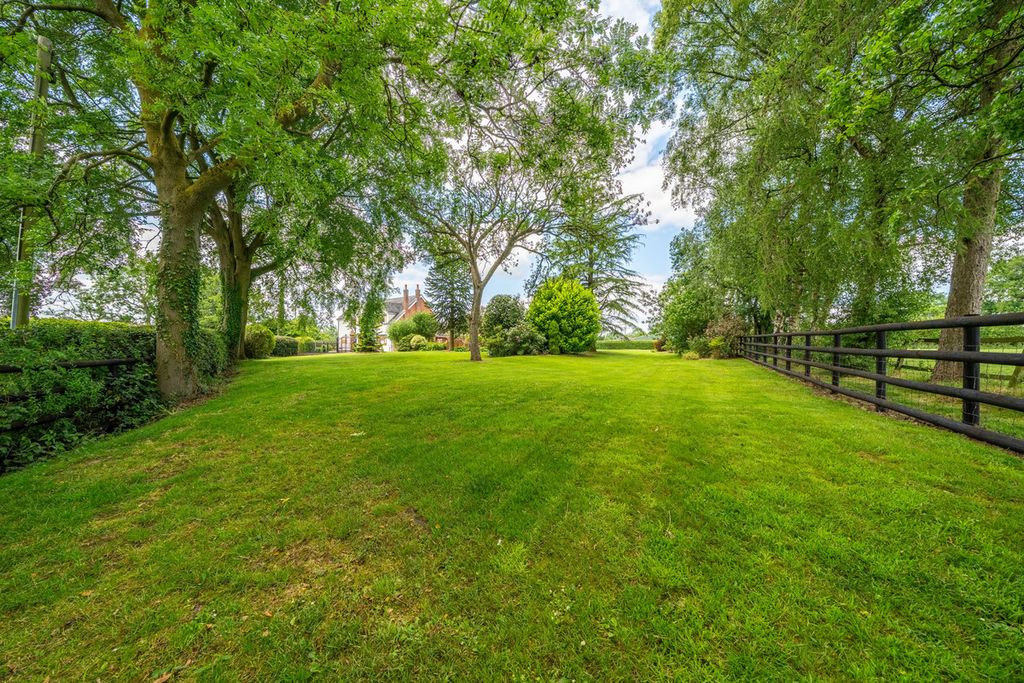 Additional image 38 of 4 bed detached house for saleChapel Lane, Hanbury, Staffordshire DE13