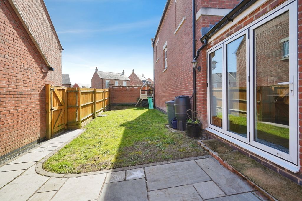 Additional image 18 of 4 bed detached house for saleMagnolia Close, Tutbury, Burton-On-Trent, Staffordshire DE13