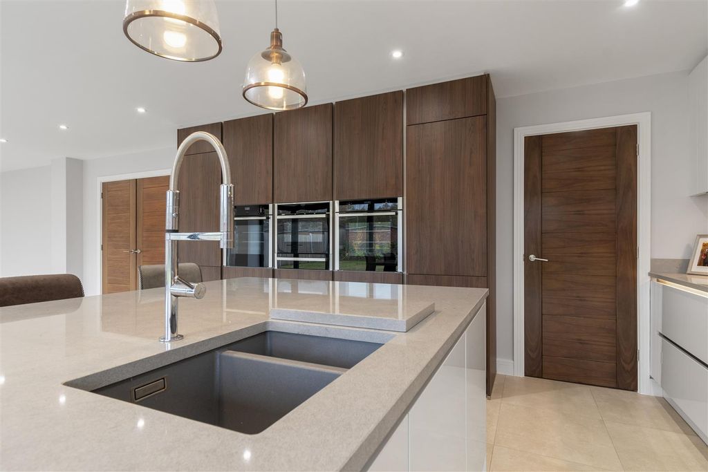Additional image 8 of 5 bed detached house for saleHazel Lane, Walsall WS6