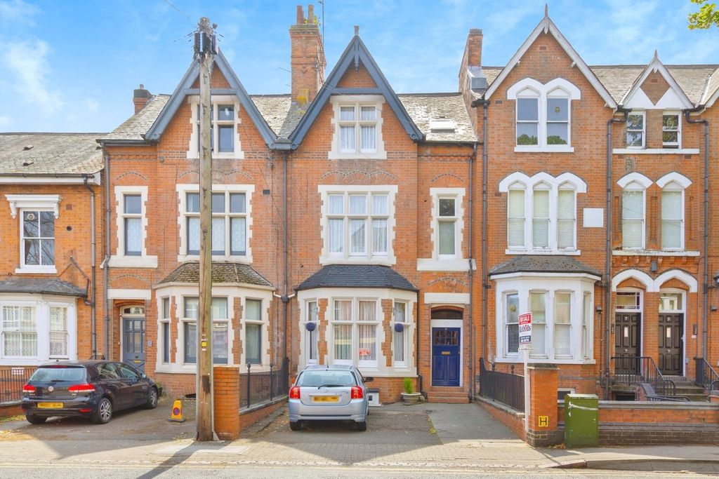6 bed terraced house for saleEvington Road, Leicester LE2