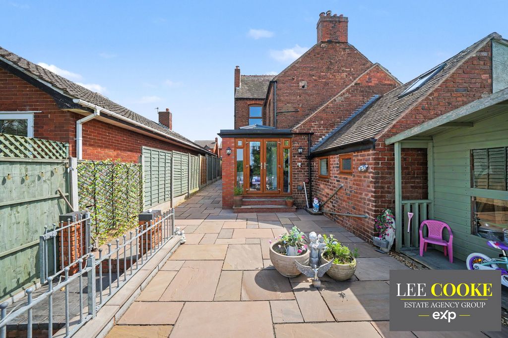 Additional image 2 of 4 bed semi-detached house for saleHatherton Street, Cheslyn Hay, Walsall WS6