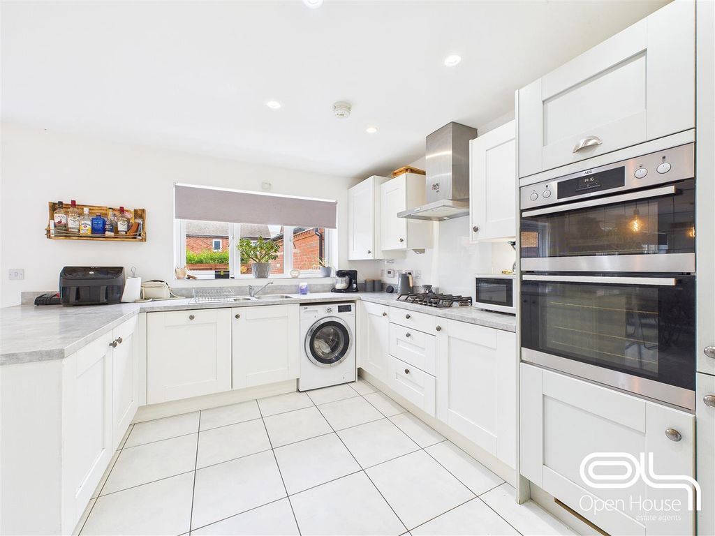 Additional image 7 of 5 bed detached house for saleSergeant Way, Stafford ST17