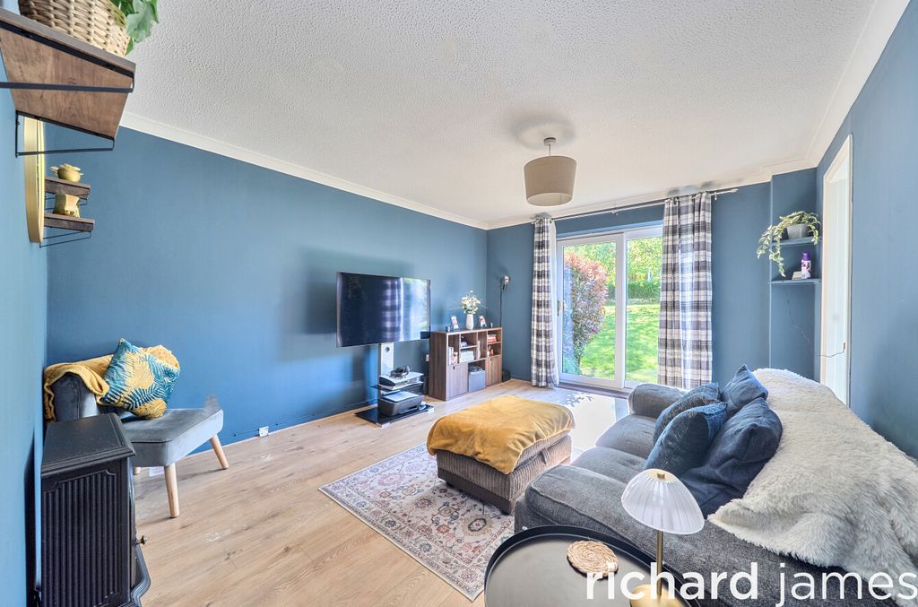 Additional image 4 of 2 bed flat for saleThe Birches, Marlborough Road, Old Town SN3